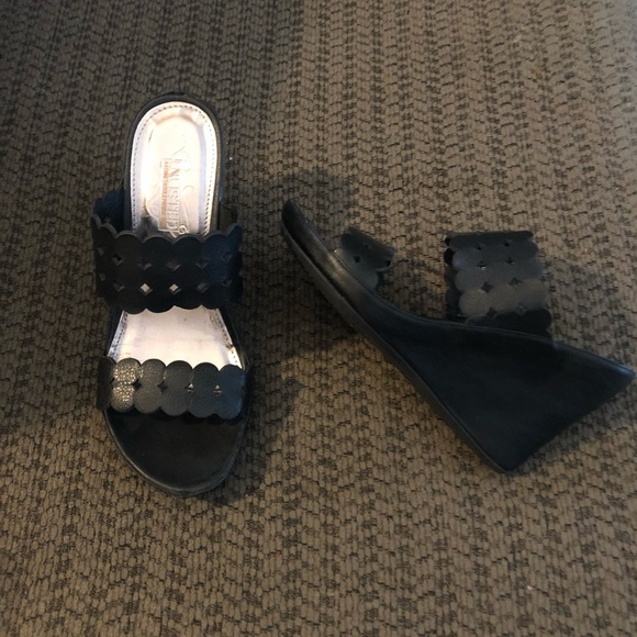 Size 6 Black heels - Picture 3 of 4